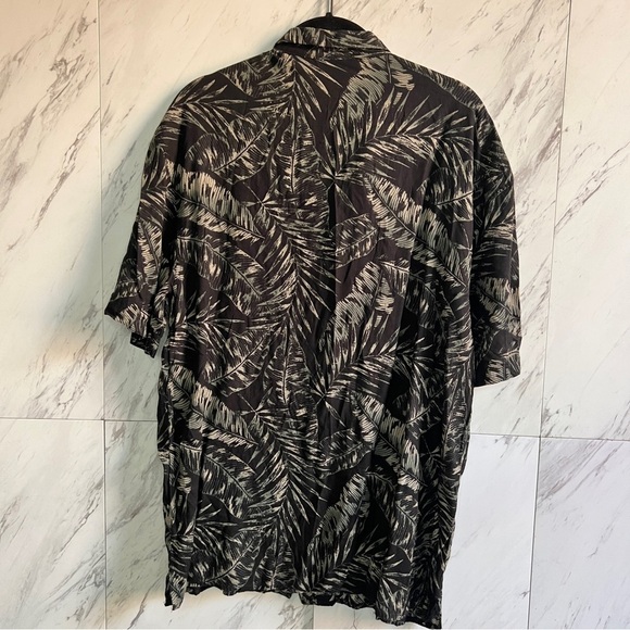 H&M Leaves Patterned Button Resort Shirt SZ M - Picture 4 of 6